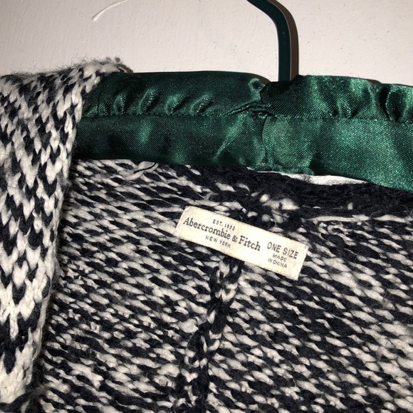 Abercrombie&Fitch Poncho - Picture 2 of 4